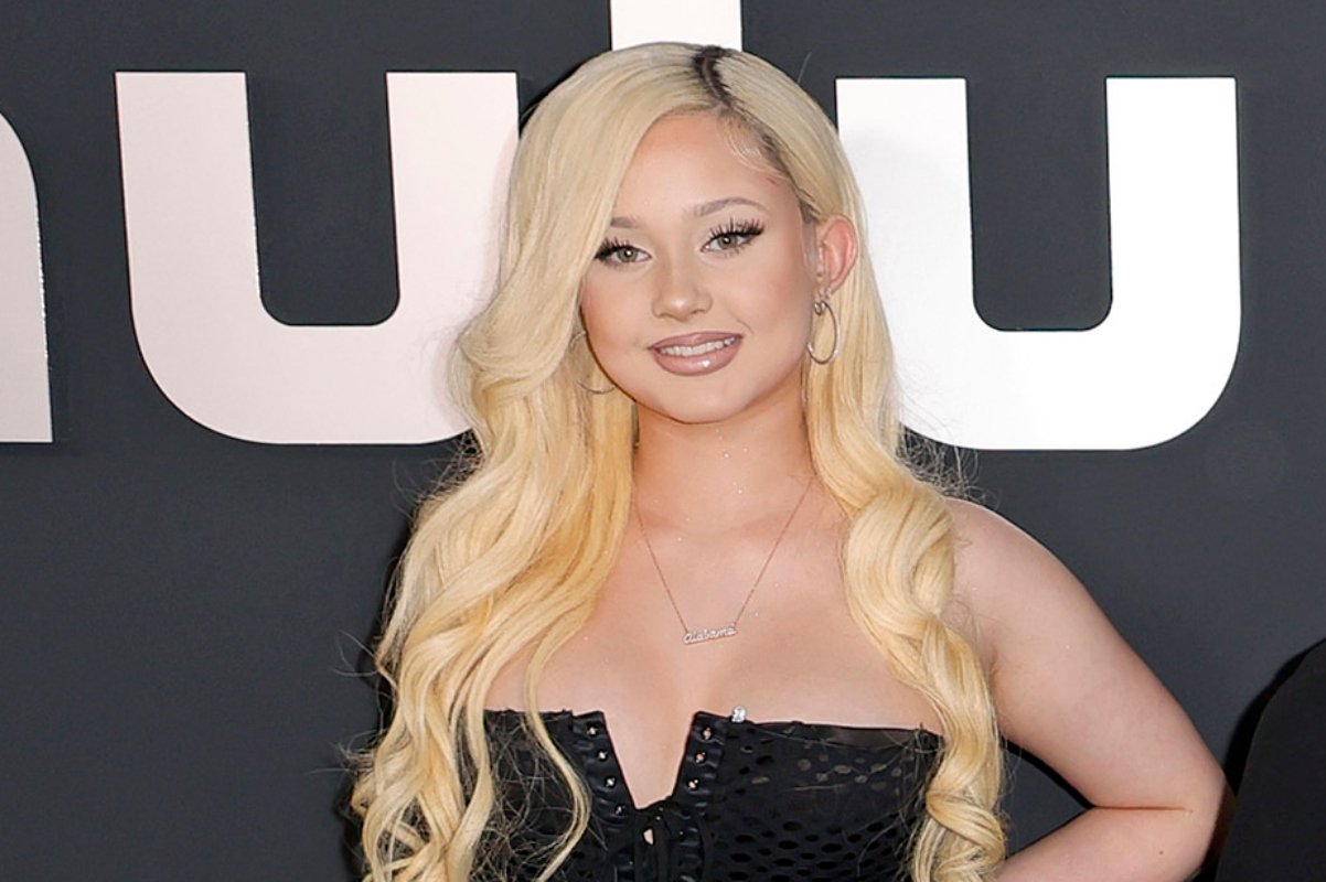 Travis Barker's Daughter Alabama, 18, Claps Back at 'Delusional' Plastic Surgery Rumors
