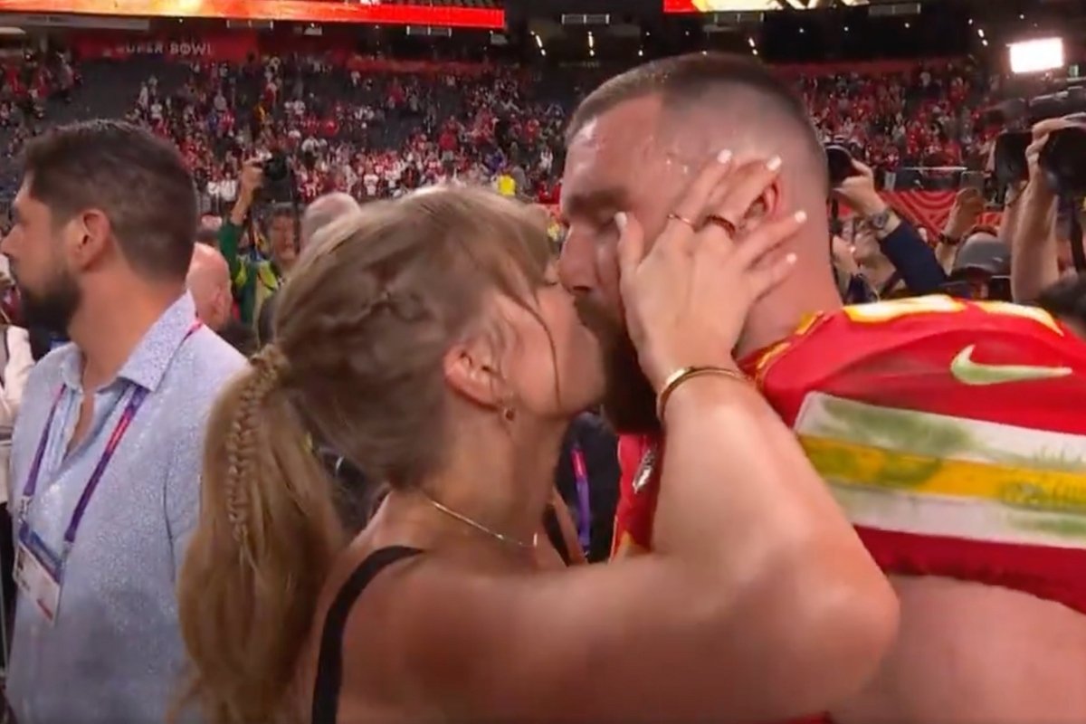 Taylor Swift Secretly Visited Travis Kelce Before Taking Romance Public, Chiefs Coach Reveals