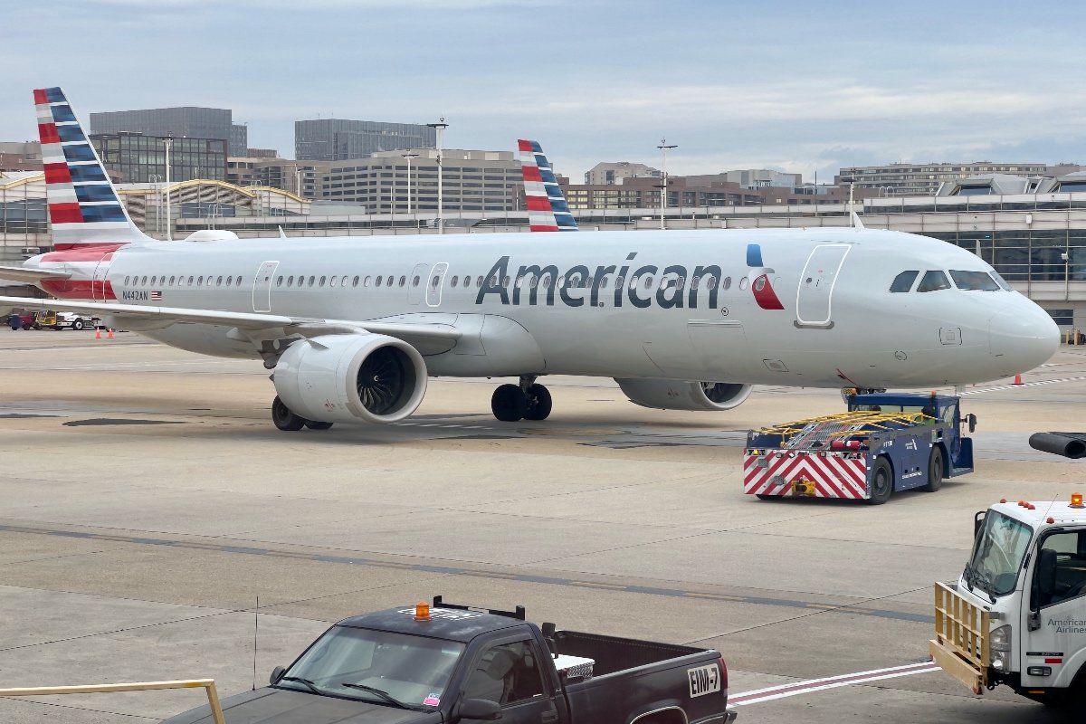 Pilots Identified in Tragic Washington D.C. American Airlines Crash