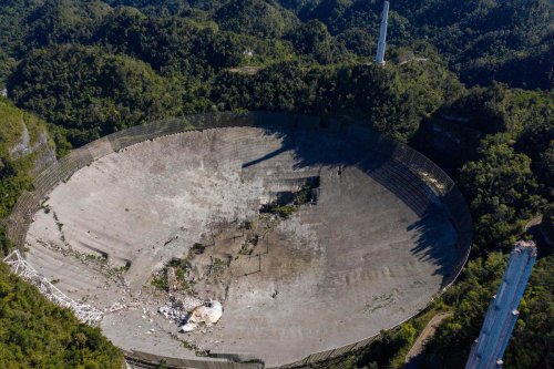 Massive UCF-managed Arecibo telescope collapses in Puerto Rico