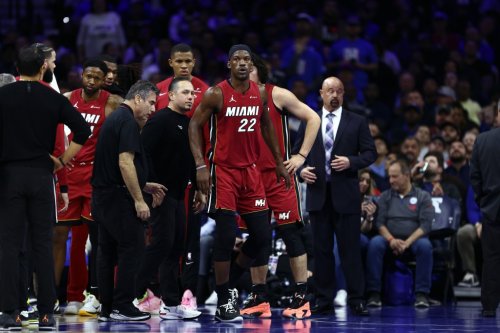 All eyes on Jimmy Butler’s knee at Heat time of need, ‘Landed and my knee just didn’t do well’