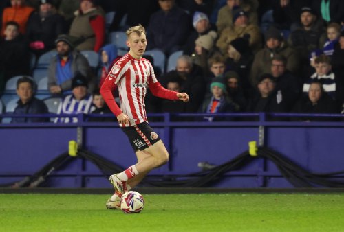 Gary Bennett’s 10 word verdict on Harrison Jones as Sunderland youngster makes full debut vs Swansea City