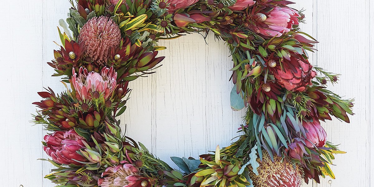 A Protea Wreath Is the Perfect Way to Ring in 2022—And Not Just for Its Pop of Color