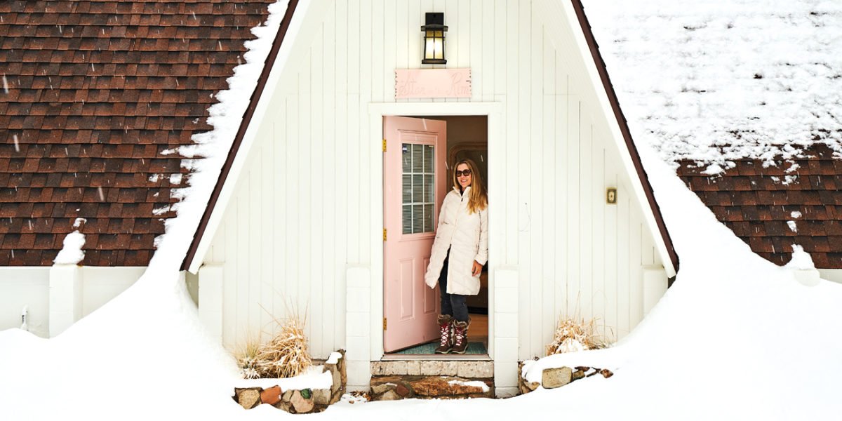 A Renovated A-Frame Near Lake Arrowhead Builds the Case for a Pink Front Door