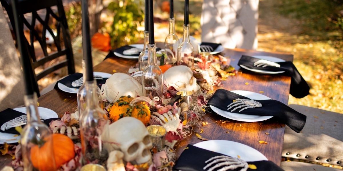 How to Throw a Halloween Dinner Party for All Your Spooky-Minded Friends