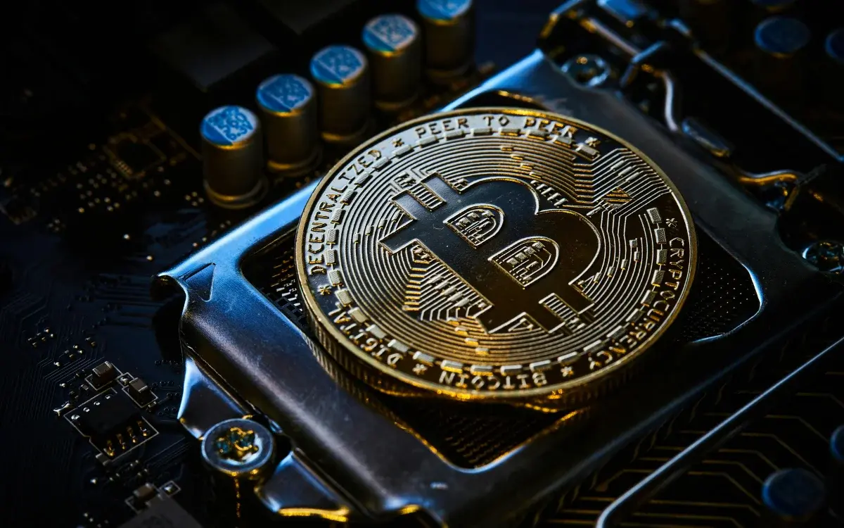 Man regains access to his $3M Bitcoin wallet after 11 years thanks to hacker offering solution