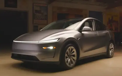 2025 Tesla Model Y owner blown away by just how good the adaptive headlights are