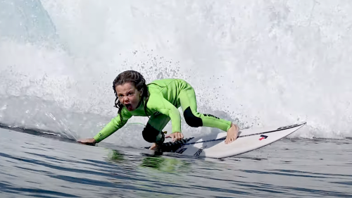 7-Year-Old Surfs Pipeline; Bad Idea? (Video)