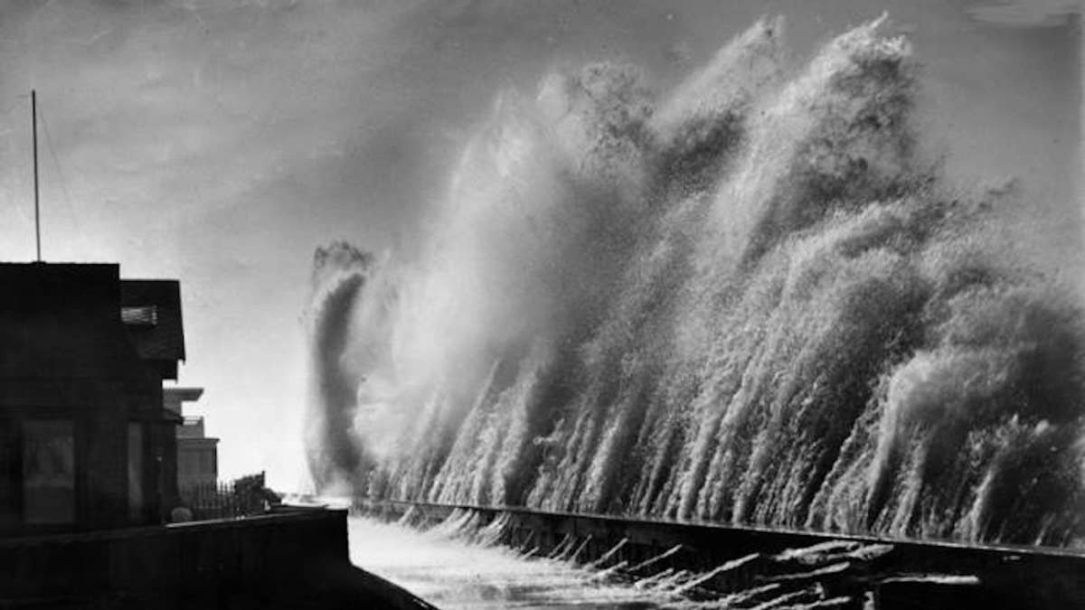 Towering Waves Demolish Sand Berms As Hurricane Marie Annihilates Long Beach, CA (Watch)