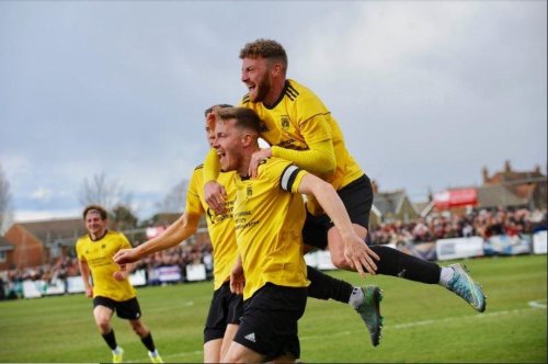 Hollywood star Ryan Reynolds shows support to Littlehampton Town ahead of FA Vase final
