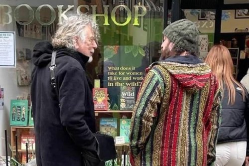 Led Zeppelin legend makes impromptu visit to Sussex book shop