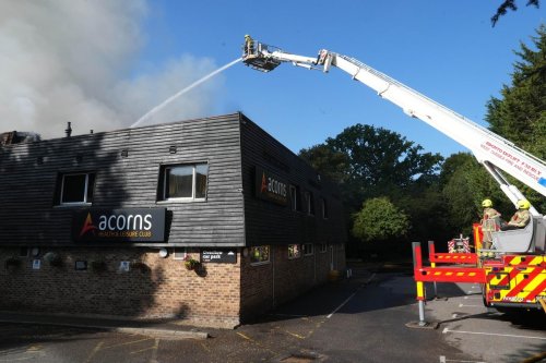 Copthorne fire: 100 firefighters tackle blaze at Acorns Health and Leisure in Crawley