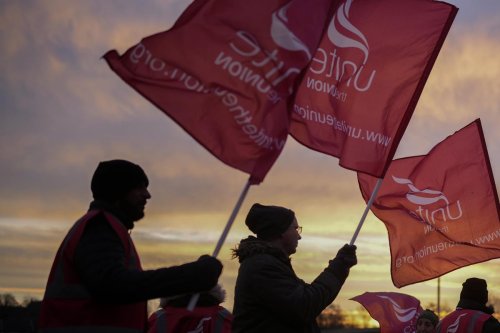 Red Handling strike at London Gatwick suspended as Unite members vote on new terms offer
