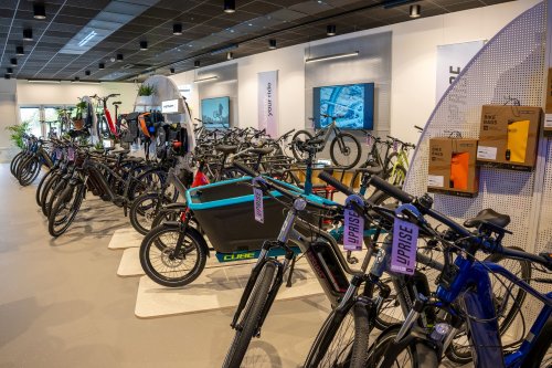 Two arrests after ramraid on Fforestfach e-bike store - Swansea Bay News