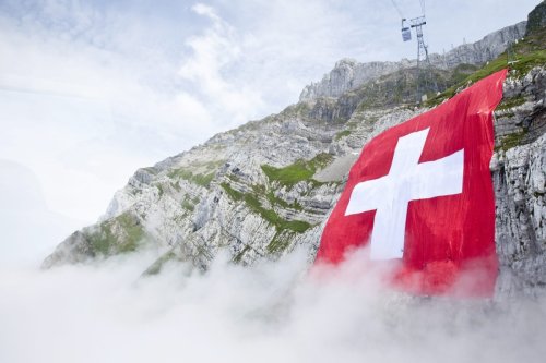 Warum die Schweizer Flagge quadratisch sein muss