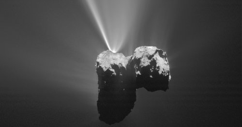 For the first time, an aurora is seen around a comet