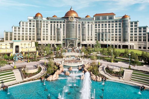 Epic Universe's Luxe, Jaw-Dropping Helios Grand Hotel Will Put You Steps From the Action