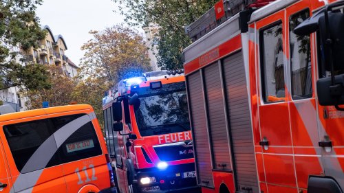 Feuerwehr mit 80 Einsatzkräften bei Brand in Berlin-Neukölln
