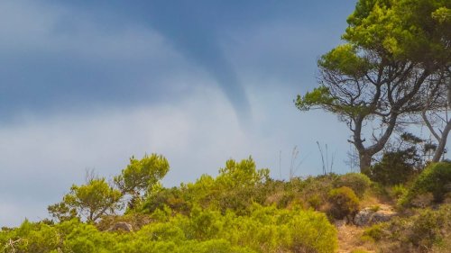 Heftige Unwetter auf Mallorca: Video soll Tornado zeigen
