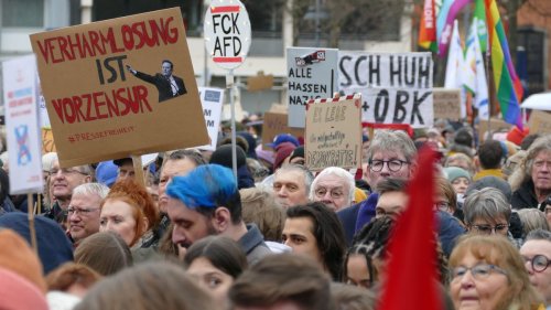 "Merz ist mitgemeint": Köln steht bei Demo gegen rechts zusammen