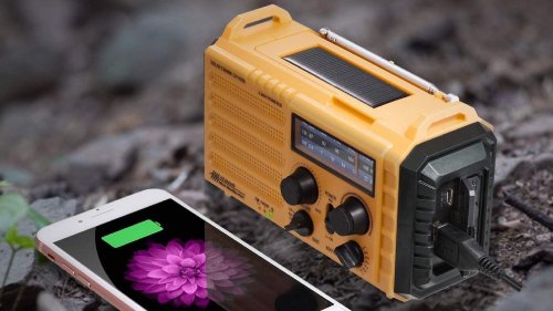 Für den Notfall: Kurbelradio mit Akku und Solar im Amazon-Angebot