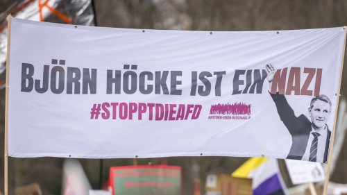 "Björn Höcke ist ein Nazi": Protest-Banner in Region Hannover ist keine Straftat