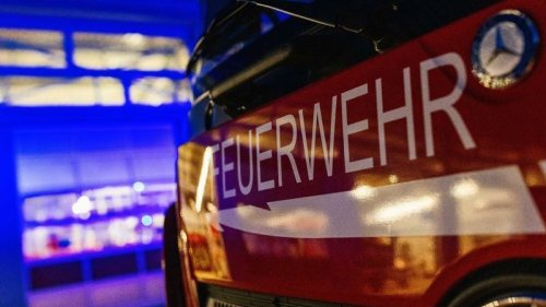 Großbrand in Wardenburg: Feuer zerstört Carport und Wohnhaus