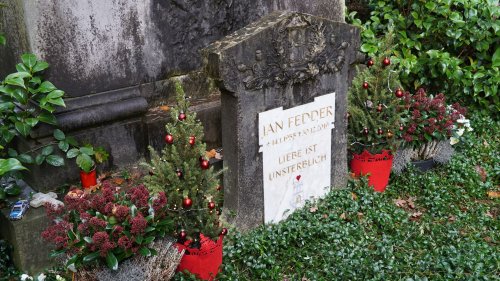 Jan Fedder: Festschmuck für sein Grab – nach Diebstahl von Plastikfigur