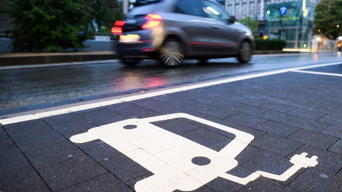 Mehr Rabatt auf E-Autos - auch wegen CO2-Zielen