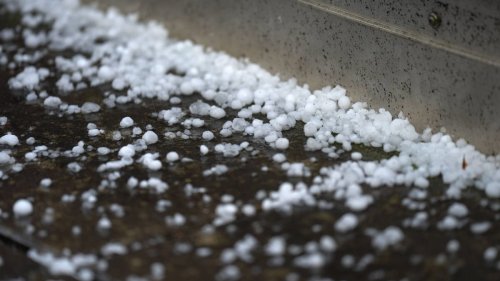 Plötzlicher Wintereinbruch in Norditalien: Schweres Hagel-Gewitter sucht Region heim