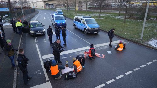 "Letzte Generation" in Dresden: Aktivisten wegen Nötigung angeklagt