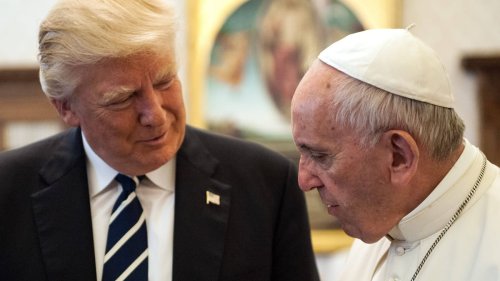 Trump macht Ankündigung für Papst-Beerdigung