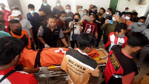 Indonesien: Mindestens 14 Menschen sterben bei Reisebus-Unfall