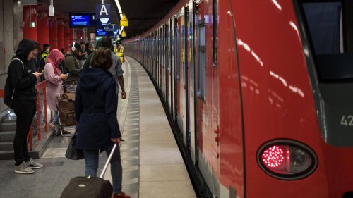 Festnahme in München: Wiesn-Besucher attackiert Bahnmitarbeiterin