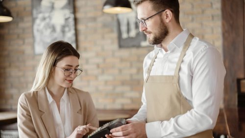 Studie enthüllt: Dieser simple Fehler vergrault Deutschlands Restaurantgäste