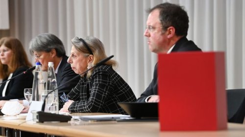 Missbrauchsklage: Erzbistum München will "angemessenes Schmerzensgeld" zahlen