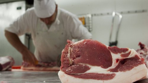 Traditionsmetzgerei Schmidt in Frankfurt muss schließen – Kunden hamstern Fleischwaren