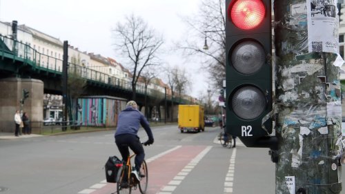 Rote Ampel überfahren: Die Strafen sind höher als Radfahrer denken