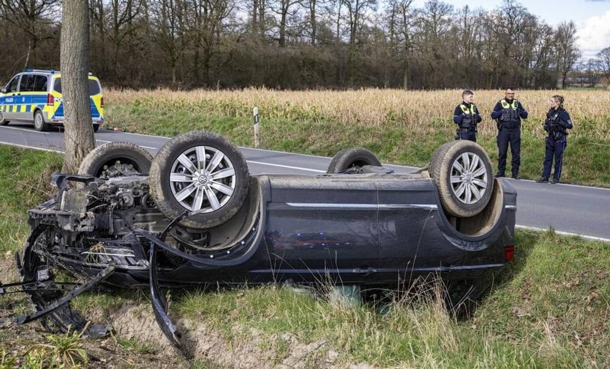 A4 bei Köln: Mann überschlägt sich mehrfach mit Auto