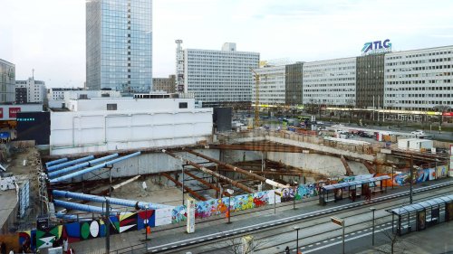 U2-Chaos in Berlin: U-Bahnhof Alexanderplatz soll mit Zementspritzen angehoben werden