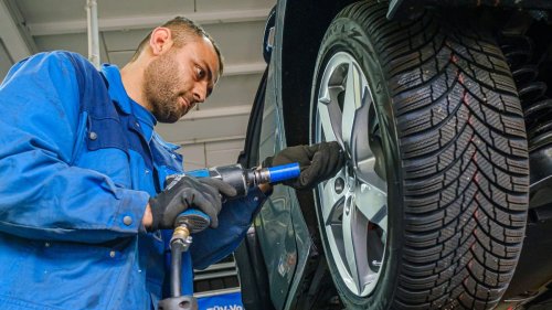 Winterreifen im Sommer fahren: Darf man das?