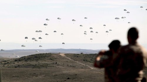 Bundeswehr: Neue Fallschirme untauglich und riskant für Soldaten?