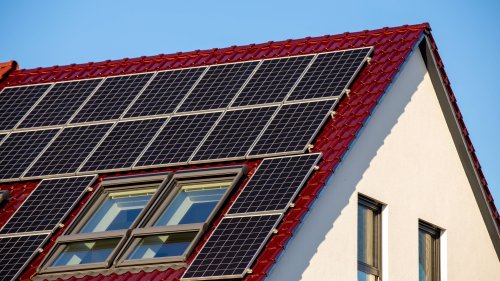 Solaranlagen effizient nutzen: So erkennen Sie Schäden