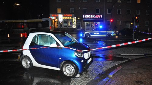Im Dunkeln von Auto erfasst: Fußgängerin in Hamburg getötet