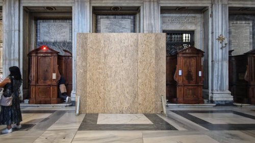 Papst Franziskus' ungewöhnliches Grab sorgt für unerwartete Probleme