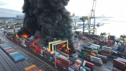 Erdbeben in der Türkei und Syrien | 5.000 Tote – Containerhafen in Flammen