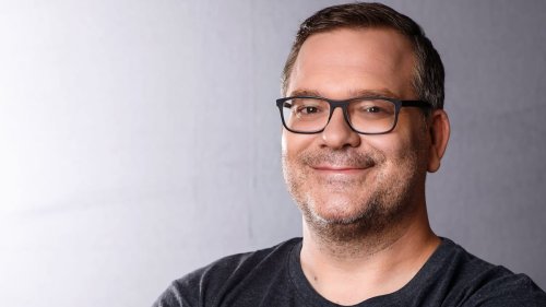 Emotional berührt: Elton dreht letzte Folge von "Wer weiß denn sowas?"