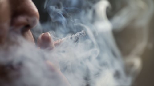 Raucher-Anteil bei jungen Menschen stark gestiegen: Sucht-Experte besorgt