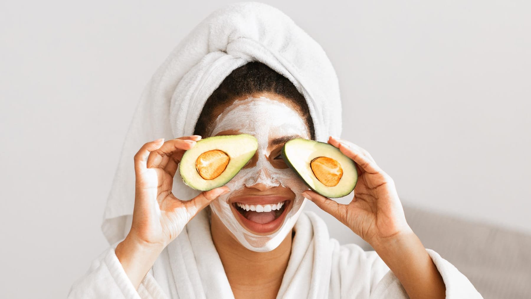 Avocado-Gesichtsmaske selber machen: Gut gegen trockene Haut