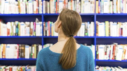 Nürnberg: Wie sich Bibliotheken gegen politische Buchbeschädigungen wehren